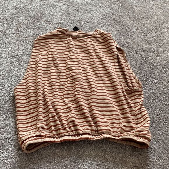 Forever 21 Top SIZE M - Picture 3 of 4